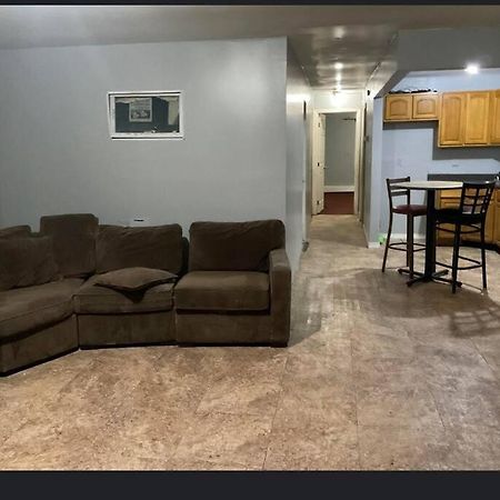Room In A Beach House With King Size Bed In A Landlord Hosted Three Bedroom Apartment Nowy Jork Zewnętrze zdjęcie